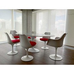 Stół Inspirowany Projektem Tulip Z owalnym Blatem Z Marmuru