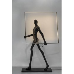 Lampa stojąca rzeźba Człowiek z kwadratem Human square