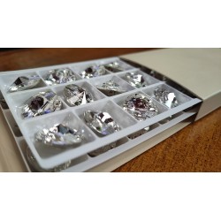 Guziki tapicerskie kryształowe kryształki Glash 18 MM 3015 Crystal