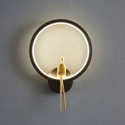 Kinkiet AMICI RING – mosiądz, LED i artystyczny charakter