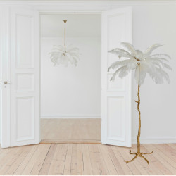 Lampa stojąca EMU złota z białymi piórami – elegancja i luksus