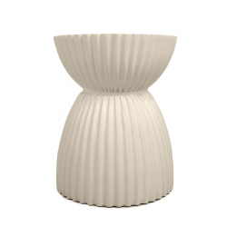 Stolik TURNO beżowy MaMaison – rzeźbiarski design do wnętrz