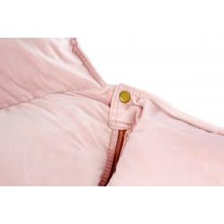 Fotel Bujany Swing velvet jasny róż na miedzianej podstawie