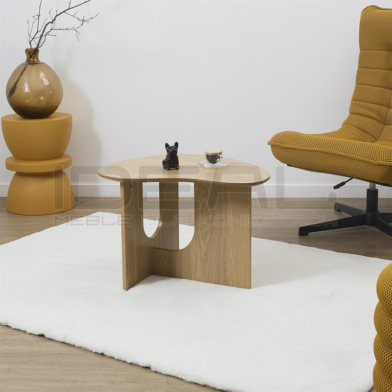 Mały stolik drewniany Pebble – stolik kawowy o nietypowym kształcie