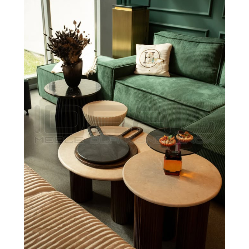 Stolik kawowy RAGNO – Marmurowy blat i drewniana podstawa