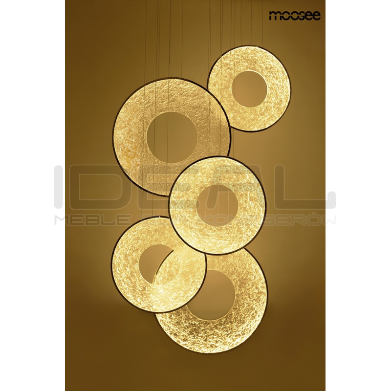 STARDUST złota lampa wisząca do wysokich wnętrz | Design premium