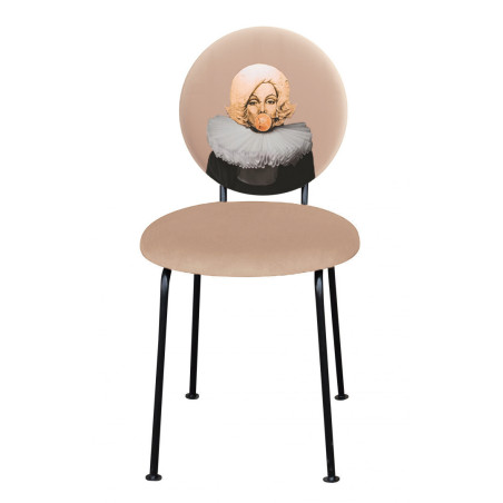 Krzesło CURIOS Kobieta z kryzą – designerskie krzesło z grafiką