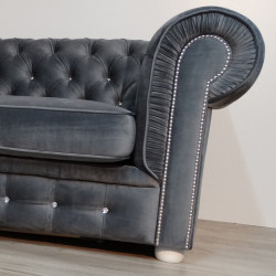 Pikowana Sofa Chesterfield March z kryształkami 3 os.