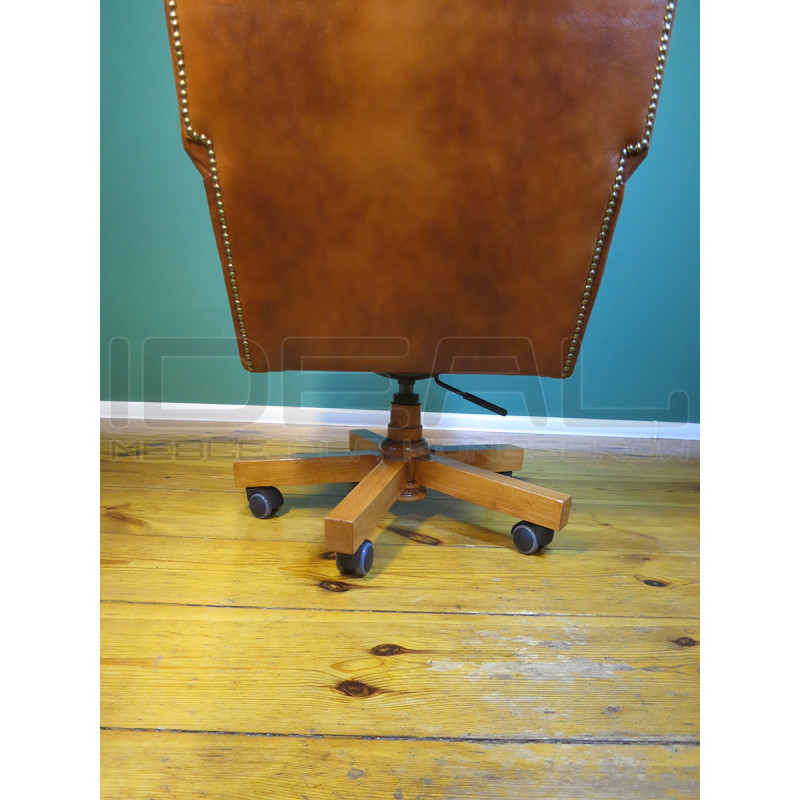 Fotel biurowy Chesterfield z pikowanym siedziskiem Edward w skórze