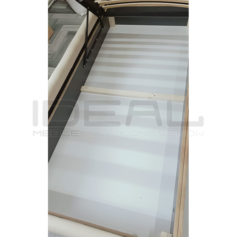 Łóżko Chesterfield z podnoszonym stelażem z pojemnikiem Jones Kopiko skóra 160x200