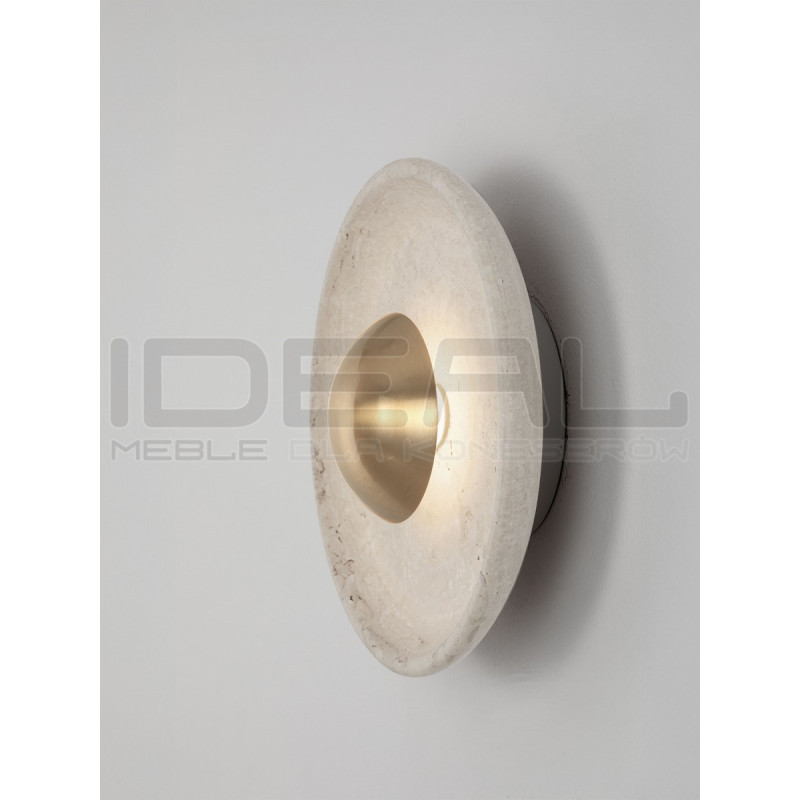 Okrągły kinkiet Saturn z kamienia – elegancja trawertynu i złota