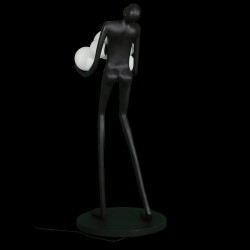 Lampa podłogowa WOMAN – czarna figura kobiety z kulami
