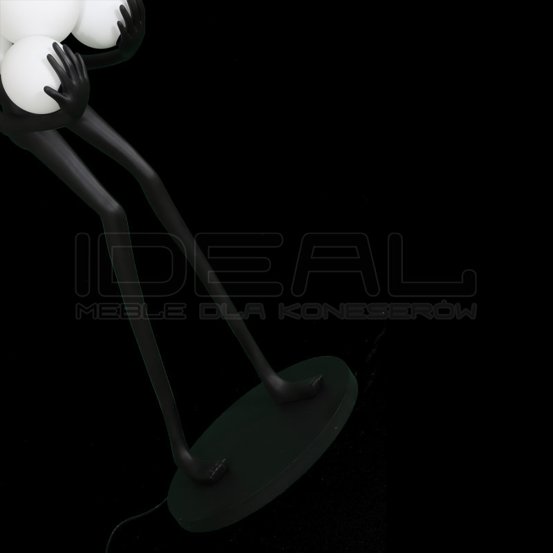 Lampa podłogowa WOMAN – czarna figura kobiety z kulami