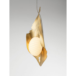 Lampa wisząca Golden Petals – złoto i opalowe szkło