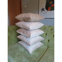 Poduszka ozdobna 40x40 cm pikowana z guziczkiem pośrodku