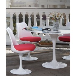 Stół inspirowany projektem Tulip z blatem z marmuru