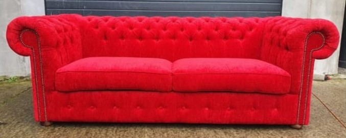 Sofa Chesterfield Classic w czerwonym materiale